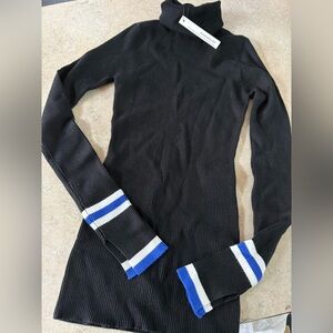 Amelie Boutik Black and Blue Women's Sweater sz Small new